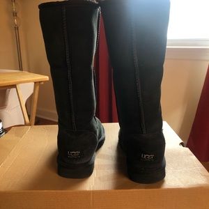 Black tall uggs